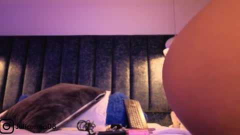 Snapshot of naylapot_ chatting on November 20, 2025, 11:21 am Juli online show from November 20, 2025, 11:21 am