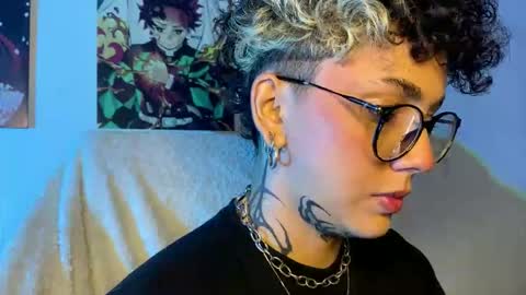 Snapshot of nazzz10 chatting on December 4, 2025, 3:49 am nazzz10 online show from December 4, 2025, 3:49 am