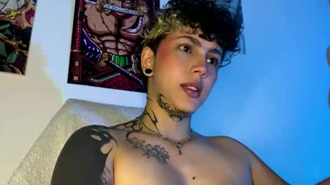 Snapshot of nazzz10 chatting on January 11, 2026, 1:32 am nazzz10 online show from January 11, 2026, 1:32 am