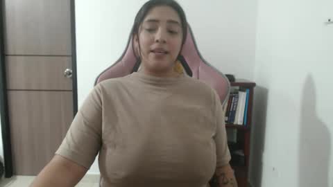 Snapshot of nebyula_star chatting on February 19, 2026, 6:15 pm Nebyula online show from February 19, 2026, 6:15 pm