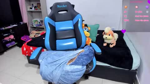 Geek Nicole    im Neeko UwU online show from November 5, 2025, 2:50 pm