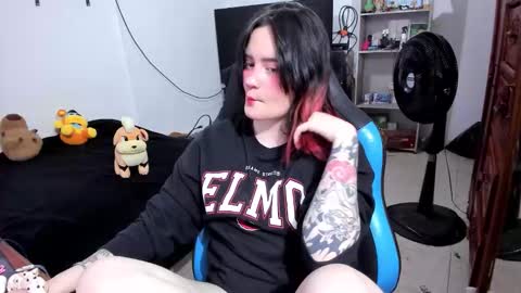 Geek Nicole    im Neeko UwU online show from March 8, 2026, 8:45 pm