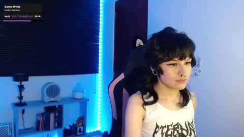 Snapshot of neena_nyx chatting on December 14, 2024, 12:11 am Neena Nyx online show from December 14, 2024, 12:11 am