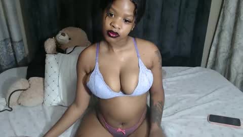 Snapshot of neeshaah chatting on February 15, 2026, 8:02 am Neeshaa online show from February 15, 2026, 8:02 am