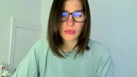 Snapshot of neferutt chatting on November 7, 2025, 10:04 am Neferutt online show from November 7, 2025, 10:04 am