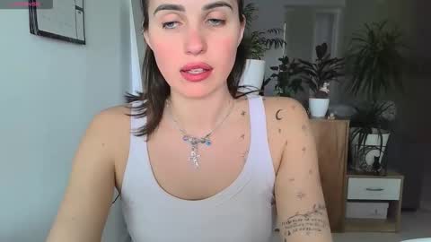 Snapshot of neferutt chatting on February 25, 2026, 4:49 pm Neferutt online show from February 25, 2026, 4:49 pm