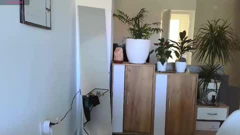 Snapshot of neferutt chatting on February 26, 2026, 2:16 pm Neferutt online show from February 26, 2026, 2:16 pm