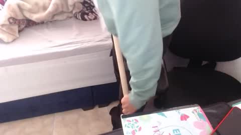 Zoe online show from December 19, 2025, 1:18 pm