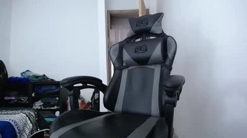 neitan___ online show from September 18, 2025, 3:14 pm