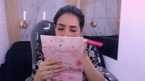 paula online show from December 4, 2025, 2:43 am