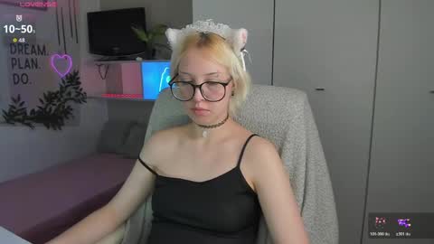 Kate online show from May 4, 2026, 8:38 pm