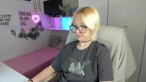 Kate online show from May 18, 2026, 8:36 pm