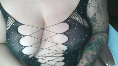 Snapshot of nekokittenz chatting on September 25, 2025, 10:57 pm NekoKittenz online show from September 25, 2025, 10:57 pm