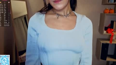Vicky and Beatrice online show from May 10, 2026, 7:41 pm