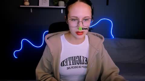 Snapshot of nelly_storm chatting on September 24, 2025, 7:39 pm nelly_storm online show from September 24, 2025, 7:39 pm