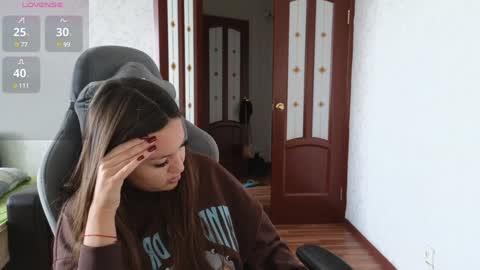 Snapshot of nellyfischer chatting on December 14, 2024, 9:29 am Nelly online show from December 14, 2024, 9:29 am