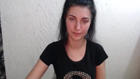 Snapshot of nensyfay_ chatting on December 22, 2025, 3:31 pm Nensy online show from December 22, 2025, 3:31 pm