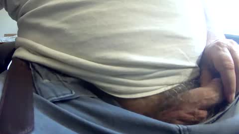 neohiom4f online show from September 28, 2025, 4:45 pm