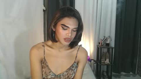 Snapshot of neomi_hardcock chatting on February 5, 2026, 6:12 pm neomi online show from February 5, 2026, 6:12 pm