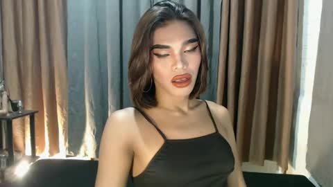 Snapshot of neomi_hardcock chatting on February 11, 2026, 2:44 pm neomi online show from February 11, 2026, 2:44 pm