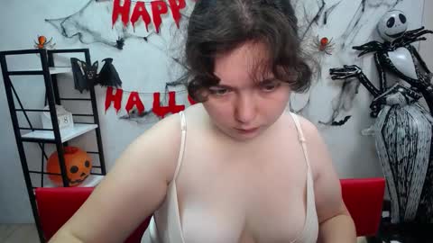 Snapshot of neonilalisova chatting on November 9, 2025, 6:23 am NeonilaLisova online show from November 9, 2025, 6:23 am