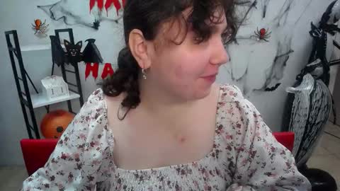 Snapshot of neonilalisova chatting on November 11, 2025, 12:05 pm NeonilaLisova online show from November 11, 2025, 12:05 pm