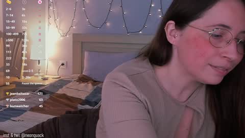 Snapshot of neonquack chatting on January 2, 2025, 3:08 pm Riley online show from January 2, 2025, 3:08 pm