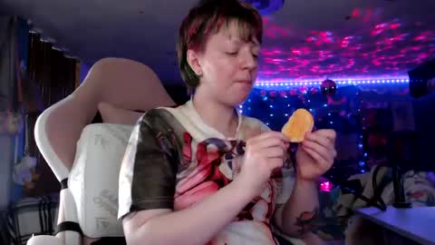 Snapshot of nerdy_squirty chatting on July 1, 2026, 7:32 am NerdySquirty online show from July 1, 2026, 7:32 am