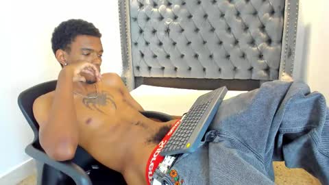 Snapshot of nero_reyd chatting on February 24, 2026, 7:23 pm Nero online show from February 24, 2026, 7:23 pm