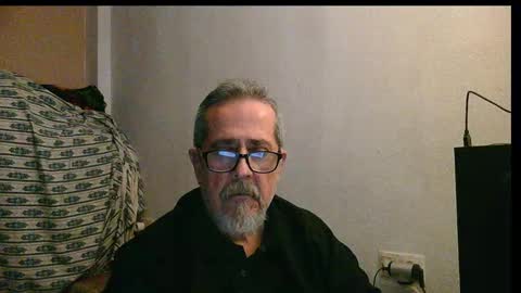Snapshot of neron401 chatting on November 14, 2025, 9:24 pm neron401 online show from November 14, 2025, 9:24 pm