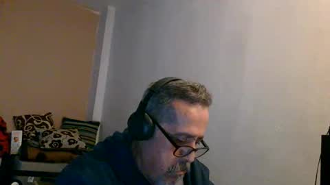 Snapshot of neron401 chatting on December 19, 2025, 3:30 pm neron401 online show from December 19, 2025, 3:30 pm