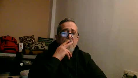Snapshot of neron401 chatting on December 21, 2025, 9:44 pm neron401 online show from December 21, 2025, 9:44 pm