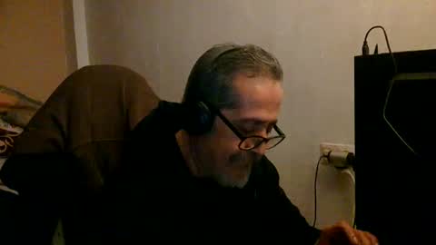 Snapshot of neron401 chatting on February 9, 2026, 9:19 pm neron401 online show from February 9, 2026, 9:19 pm