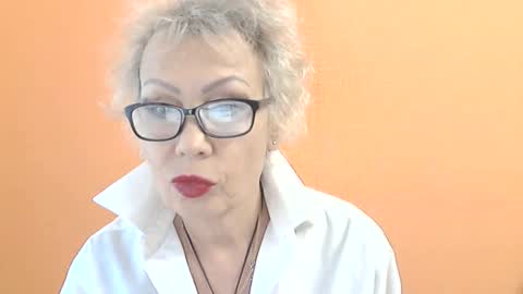 NessyJenixs online show from October 17, 2025, 7:55 am