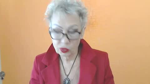 NessyJenixs online show from October 22, 2025, 8:03 am