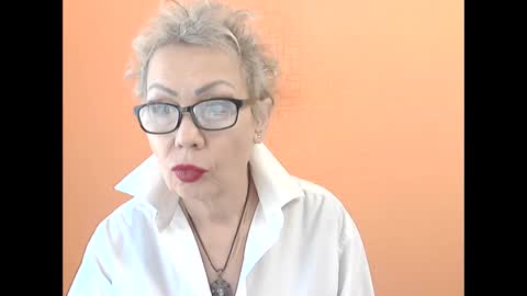 NessyJenixs online show from November 18, 2025, 8:30 am