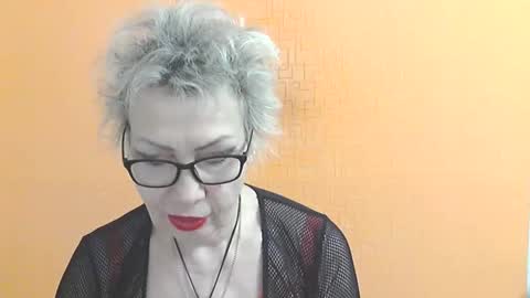 NessyJenixs online show from February 18, 2026, 3:19 pm