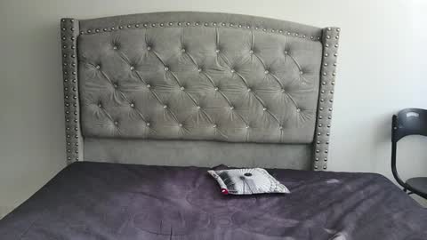 nesuko_kamado online show from December 26, 2024, 2:27 pm