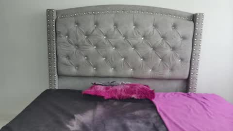 nesuko_kamado online show from February 17, 2025, 6:37 pm