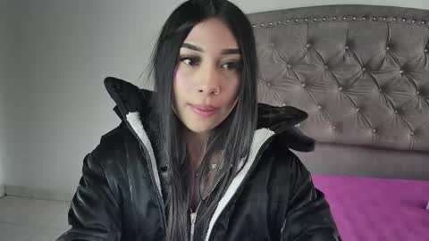 nesuko_kamado online show from October 6, 2025, 4:37 pm