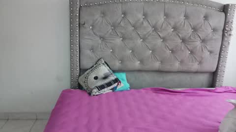 nesuko_kamado online show from October 10, 2025, 7:35 pm