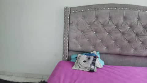 nesuko_kamado online show from October 14, 2025, 4:19 pm