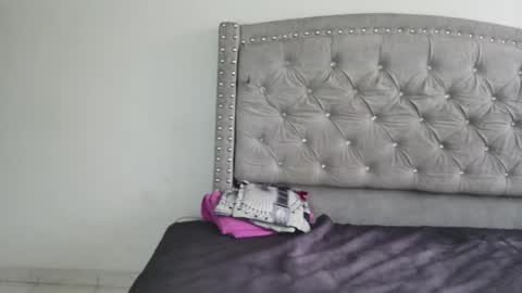 nesuko_kamado online show from October 25, 2025, 4:46 pm