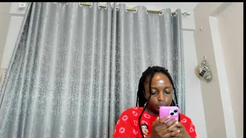 Snapshot of netfux_and_chill chatting on May 16, 2026, 4:42 am netfux_and_chill online show from May 16, 2026, 4:42 am