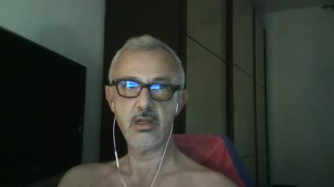 Snapshot of nevenerabis chatting on October 7, 2025, 4:15 pm nevenerabis online show from October 7, 2025, 4:15 pm