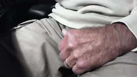 nevrsaynevr2000 online show from September 8, 2025, 4:39 pm