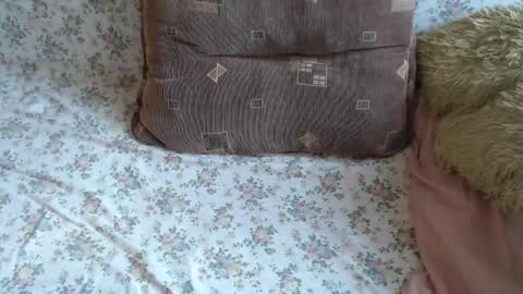 Lilly  online show from February 27, 2025, 9:43 am