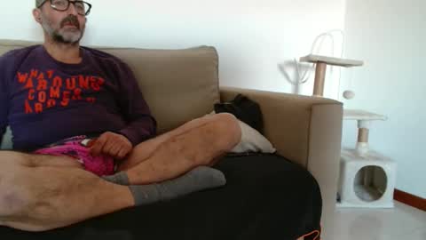 Snapshot of new_simi_74 chatting on December 21, 2025, 9:38 am simi online show from December 21, 2025, 9:38 am