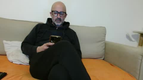 Snapshot of new_simi_74 chatting on January 16, 2026, 6:06 am simi online show from January 16, 2026, 6:06 am