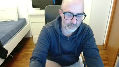 Snapshot of new_simi_74 chatting on January 18, 2026, 8:12 pm simi online show from January 18, 2026, 8:12 pm